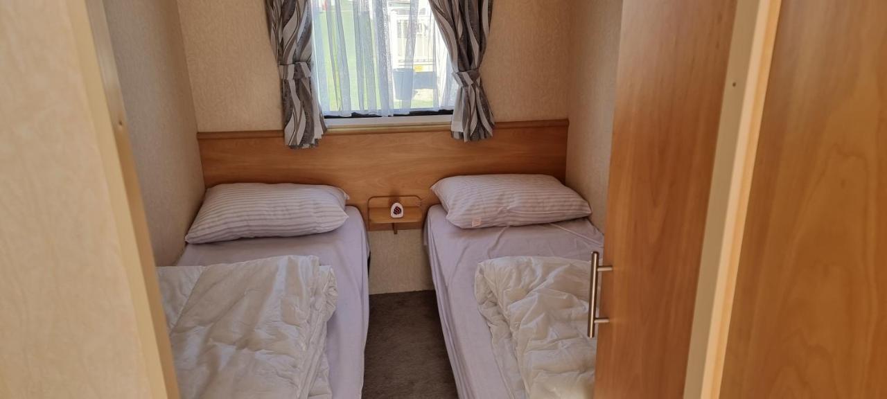 Ferienwohnung Lovely Caravan At Ingoldmells Just Behind Sealands Exterior foto